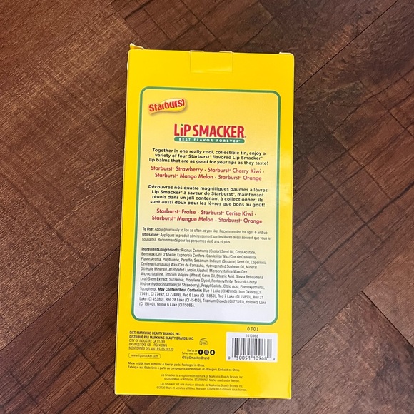 New in package starburst holiday tin w/ four lip glosses strawberry melon - Picture 5 of 6